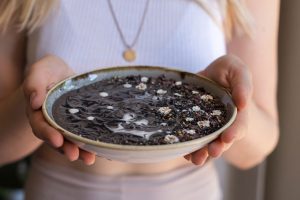 Black-Tahini-Smoothie-Bowl1