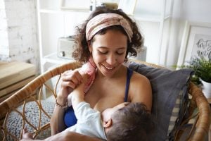 Breast vs Bottle Feeding Preferences for You and Your Baby's Needs