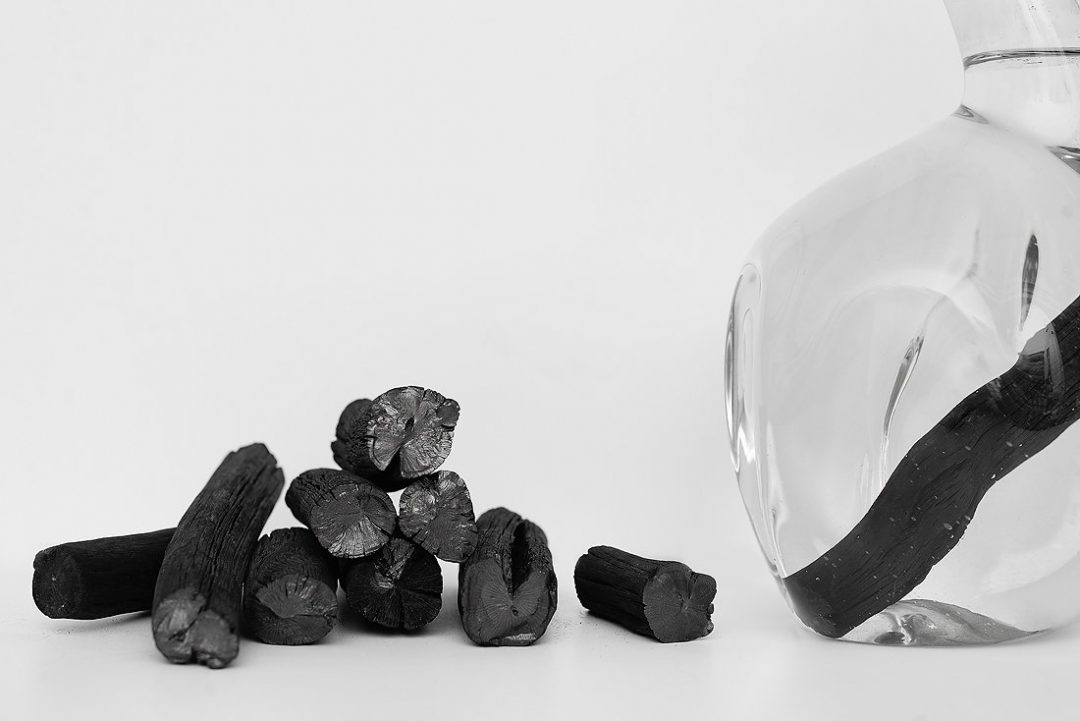 7 good reasons to add activated charcoal to your water