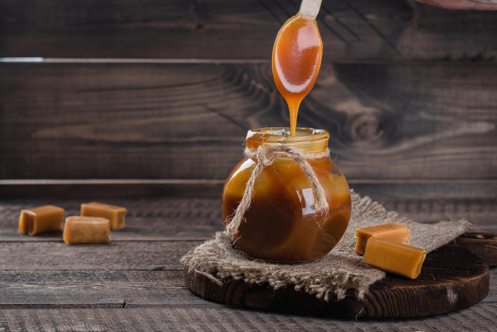 Raw Chocolate Caramel Dip for a Fruit Fondue