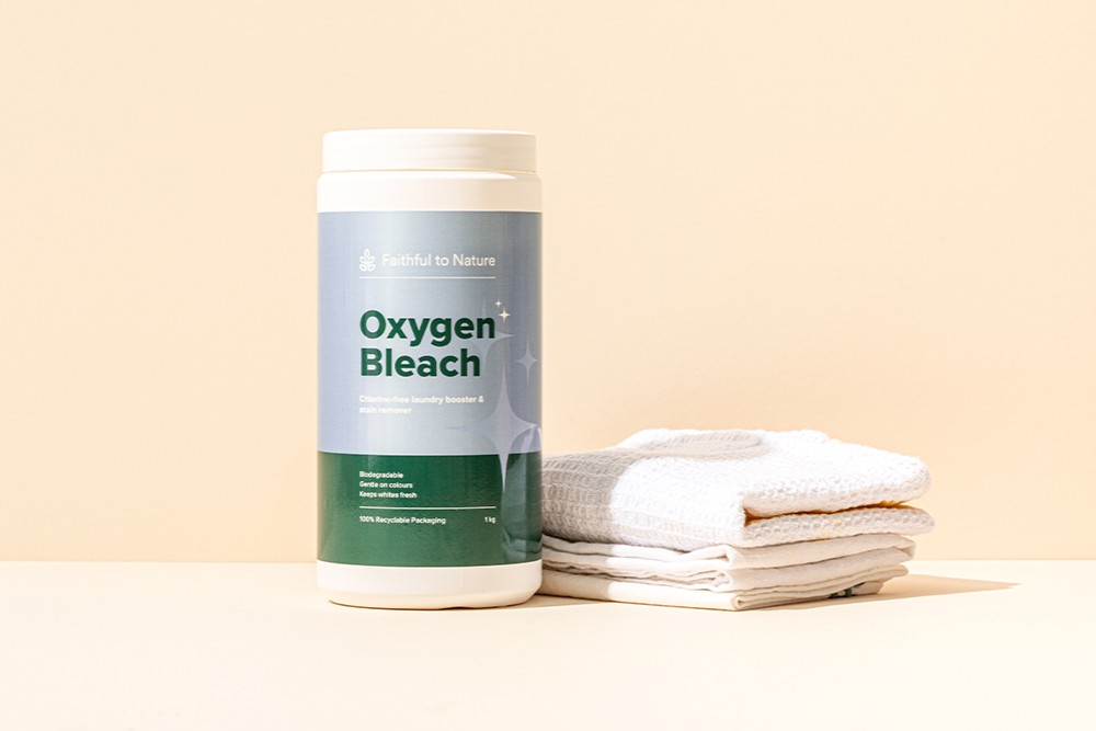 Faithful to Nature Oxygen Bleach with cleaning cloth